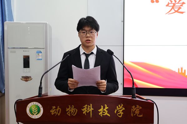 图四 “爱心实践先进个人”成长汇报.JPG