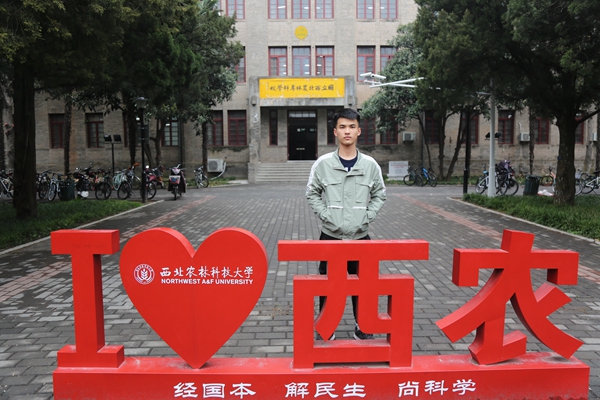 199467ceade24dcca7b6dc71acb5e8f3.jpg 李纯.JPG