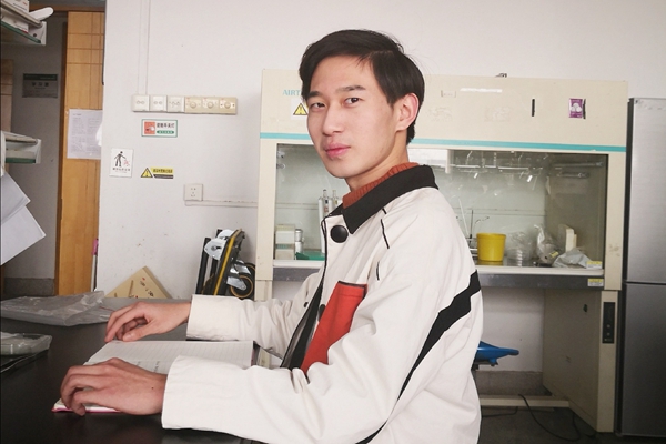 49333f15602d4b5eb3883a7bb8b9cb68.jpg 靳添淇.jpg