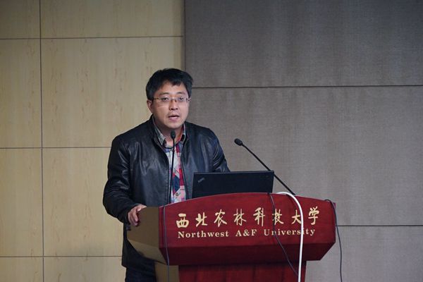 3c9f128d68804266a15ac645778cc404.jpg 5 全国畜牧总站刘刚副处长做报告_副本.jpg