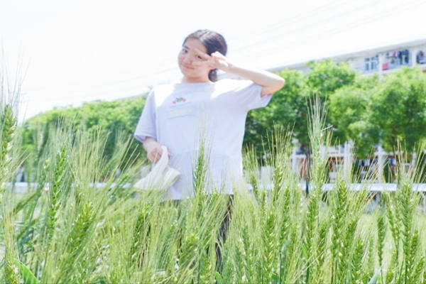 f9d84fffdd144b7490de5d7084fc5116.jpg 国家励志奖学金 动科1601班 赵慧.jpg