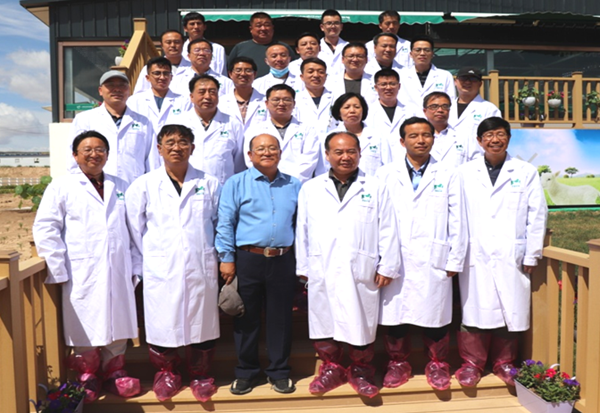 e07f0f92122f43c597cad84bf746c7c8.png 专家合影_副本.png