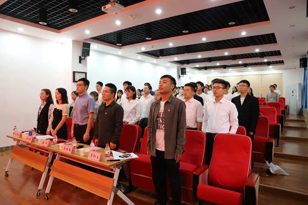 b5295dc8c0d040e1ae6cfe092de236e2.jpg 唱国歌_副本.jpg