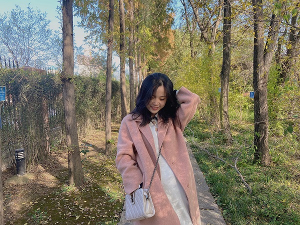 27e11b1d499d47cca110a1db75693857.jpg 孙嘉媛生活照.JPG