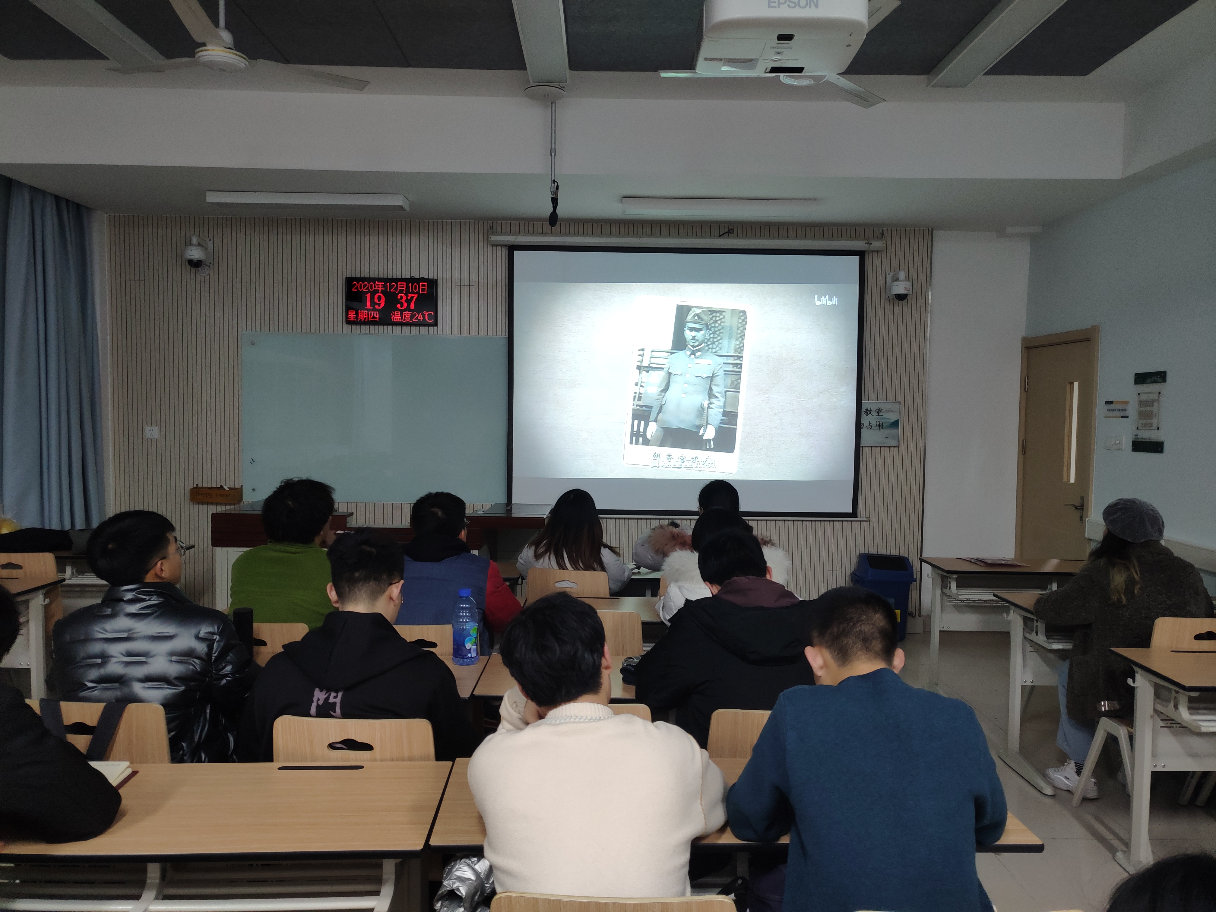 2a5fb6dd8f8c4dd69c89ac93f191bac6.jpg 2a5fb6dd8f8c4dd69c89ac93f191bac6.jpg