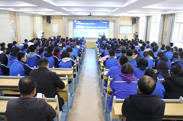 5555b158a62944478f8e0e1844f28ba3.jpg 在海泉学校开展专题讲座.jpg