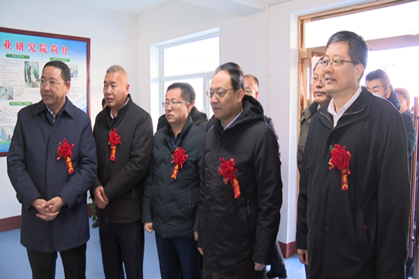 cba8d94fa0cc44839b7dd0f2ab33a5d5.png 参观实验室.png