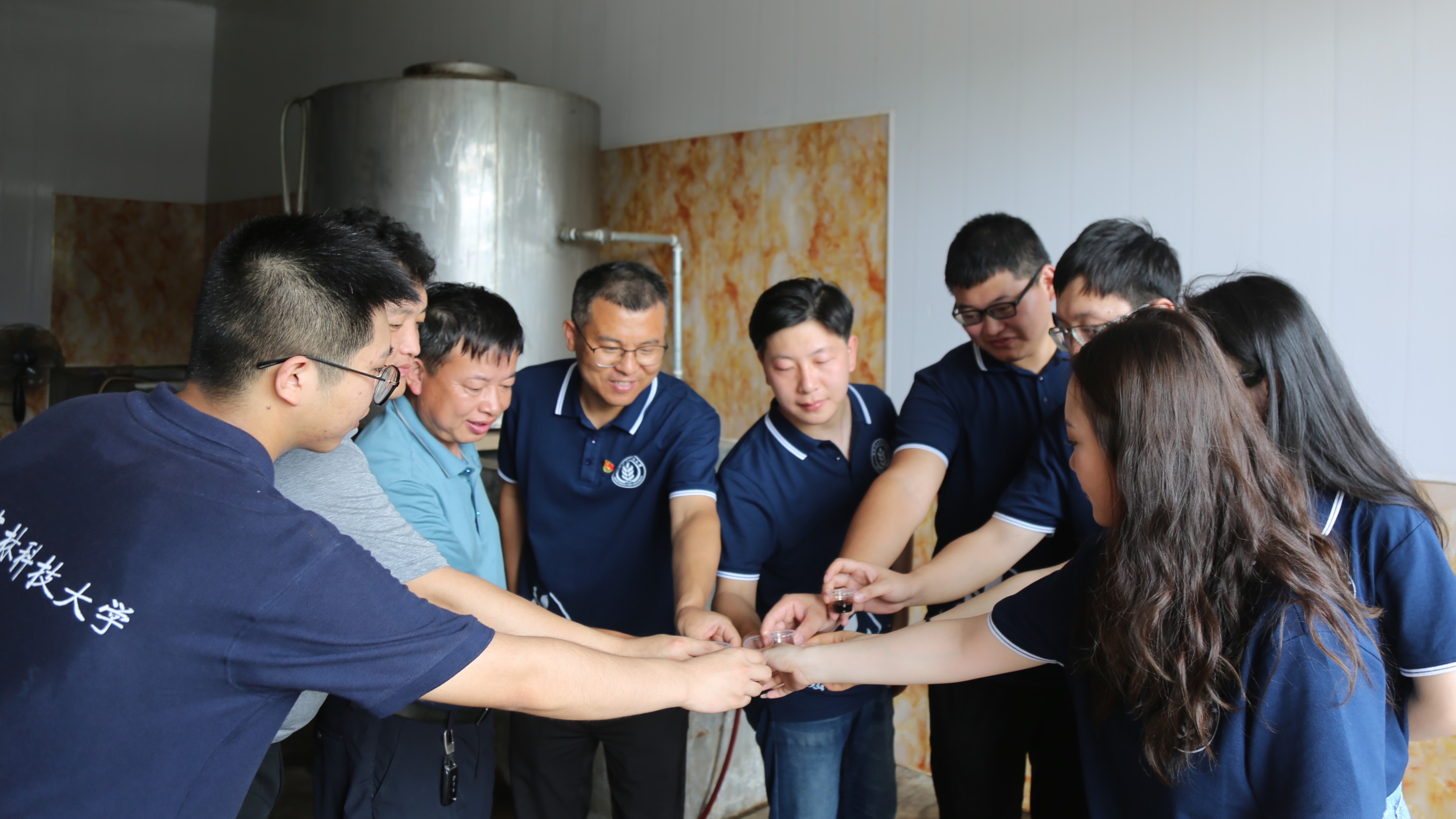 4e72769c9fc34fcd826018b4ac3f535e.jpg 4e72769c9fc34fcd826018b4ac3f535e.jpg