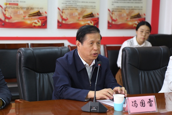 12321f6a37c64abfae9dcc7517e8ec8f.jpg 太原十二中校长介绍本校情况_副本.jpg