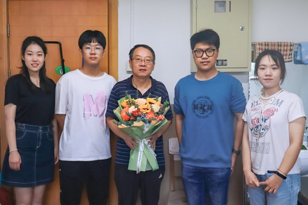 8f0551e3648f4e6288eefe6525ebc3bc.jpg IMG_2474.JPG