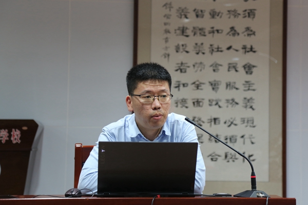 c5339d5682d44b249b209a0b8e924533.jpg 李景星做招生宣讲_副本.jpg