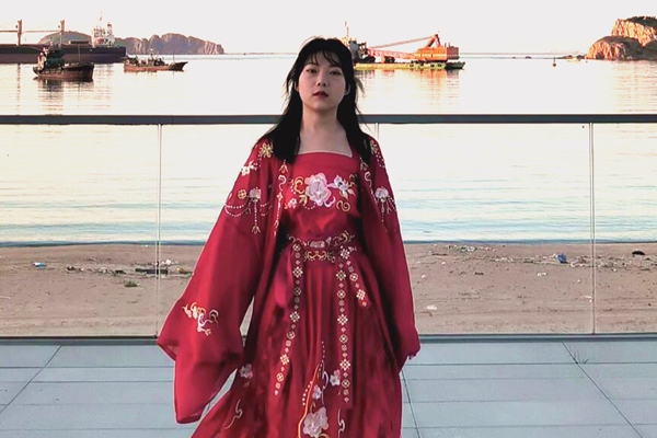 ebce520b6ce44dbaa7c361efaf028da4.jpg 李心怡.jpg