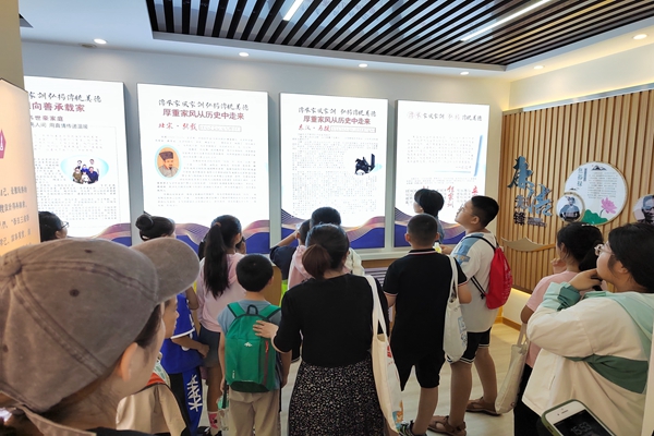 赴阳光社区服务中心.jpg
