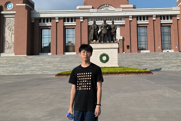 fa5f8cfd28994763bde901a36e4fdc6b.jpg 卓越童浩楠.jpg